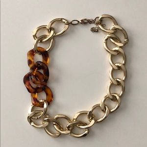 Resin and gold link necklace